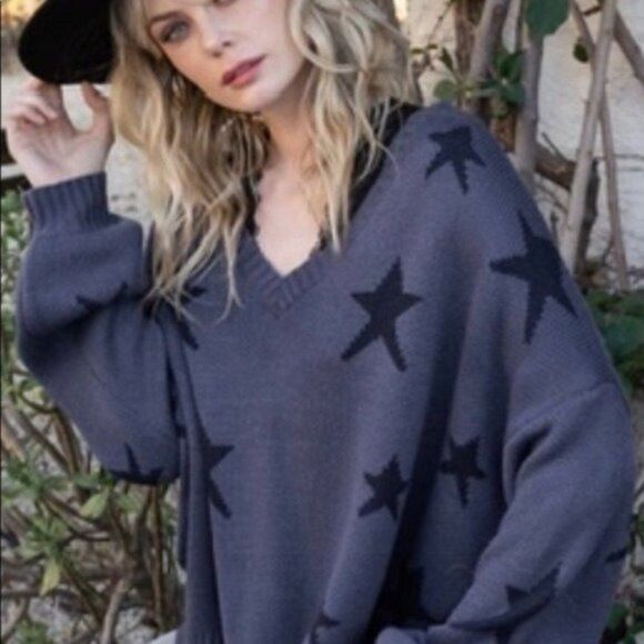 𝅺long Sleeve V-Neck Sweater with Star Detail - Picture 11 of 12